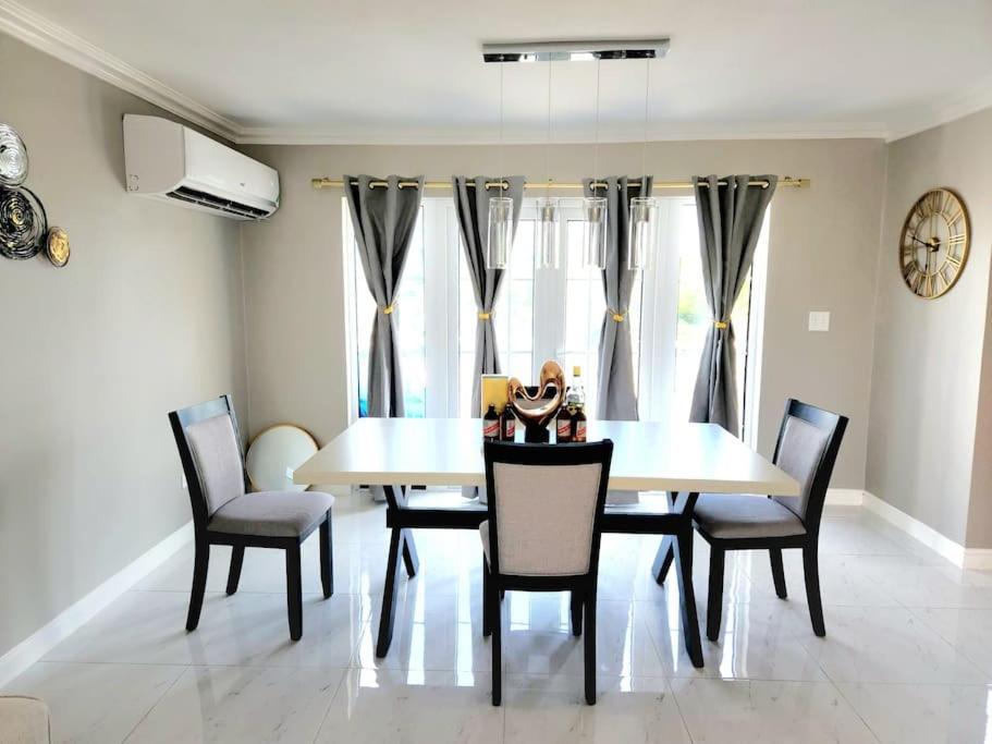 Brand New Luxurious Townhouse In Negril Βίλα Εξωτερικό φωτογραφία